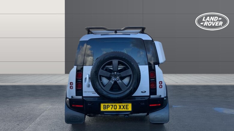 Land Rover Defender 3.0 D300 X-Dynamic HSE 110 5dr Auto Diesel Estate